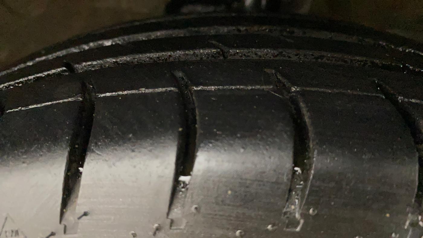 2018 Maruti Celerio ZXI (O), Petrol, Manual, 63,263 km, Right Front Tyre Tread