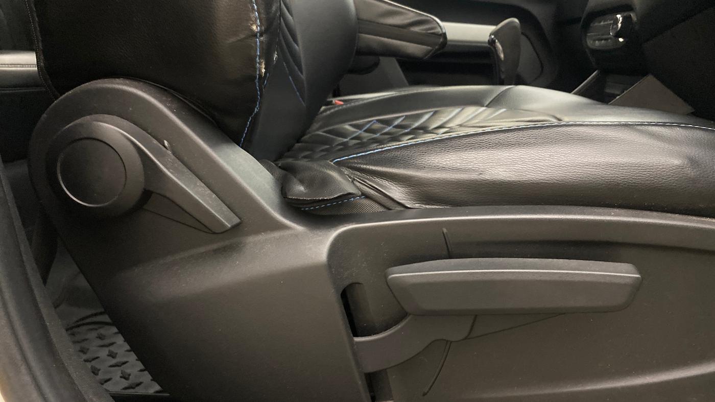 2023 Tata PUNCH Creative Dual Tone AMT Sunroof , Petrol, Automatic, 28,456 km, Driver Side Adjustment Panel