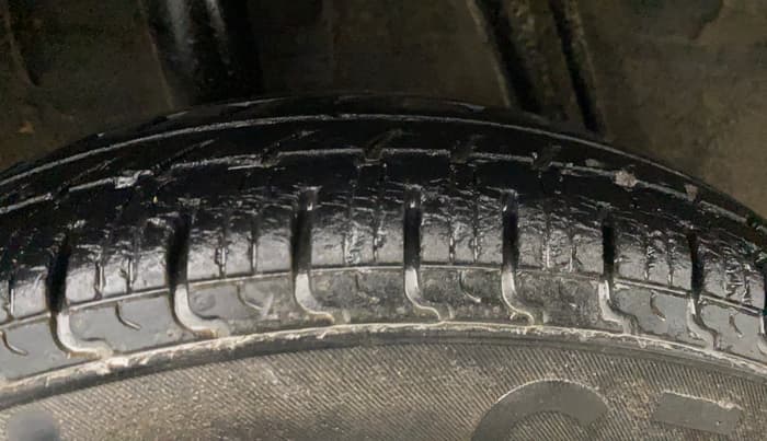 2015 Renault Kwid RXE, Petrol, Manual, 33,805 km, Right Rear Tyre Tread