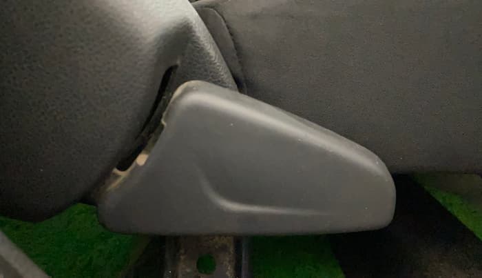 2015 Renault Kwid RXE, Petrol, Manual, 33,805 km, Driver Side Adjustment Panel