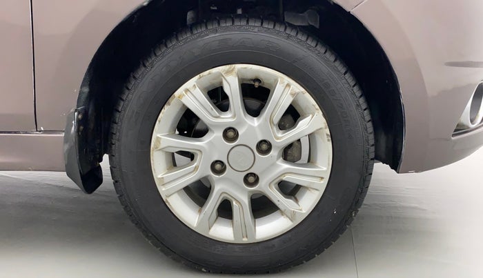 2017 Tata Tiago XZ PETROL, Petrol, Manual, 65,962 km, Right Front Wheel