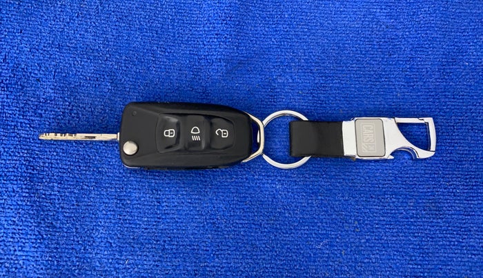 2017 Tata Tiago XZ PETROL, Petrol, Manual, 65,962 km, Key Close Up