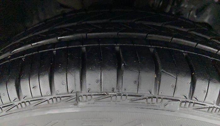 2017 Tata Tiago XZ PETROL, Petrol, Manual, 65,962 km, Right Front Tyre Tread
