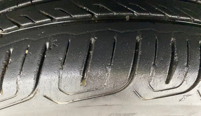 2021 Skoda KUSHAQ STYLE 1.5L TSI DSG, Petrol, Automatic, 41,458 km, Left Front Tyre Tread