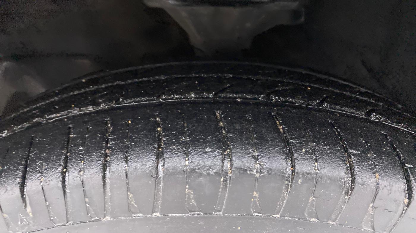 2010 Hyundai Santro Xing GLS, Petrol, Manual, 62,572 km, Left Front Tyre Tread