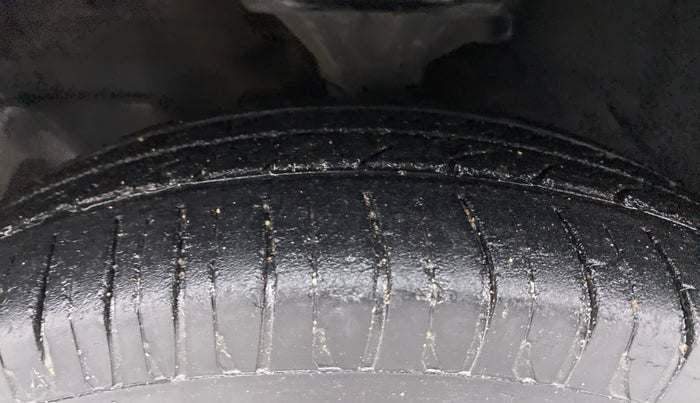 2010 Hyundai Santro Xing GLS, Petrol, Manual, 62,572 km, Left Front Tyre Tread