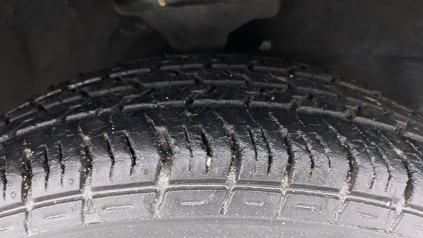 2010 Hyundai Santro Xing GLS, Petrol, Manual, 62,572 km, Right Front Tyre Tread