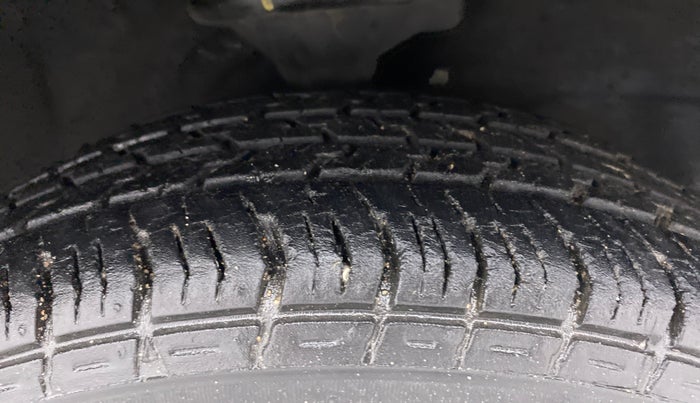 2010 Hyundai Santro Xing GLS, Petrol, Manual, 62,572 km, Right Front Tyre Tread