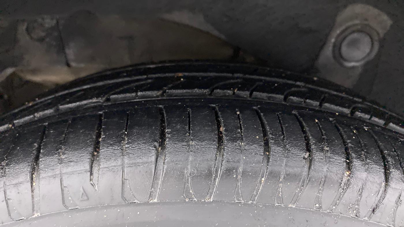 2010 Hyundai Santro Xing GLS, Petrol, Manual, 62,572 km, Right Rear Tyre Tread