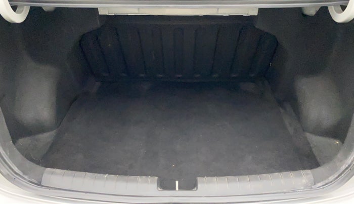 2015 Hyundai Xcent S (O) 1.2, Petrol, Manual, 39,442 km, Boot Inside