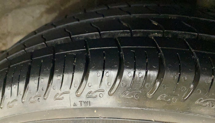 2015 Hyundai Xcent S (O) 1.2, Petrol, Manual, 39,442 km, Left Rear Tyre Tread