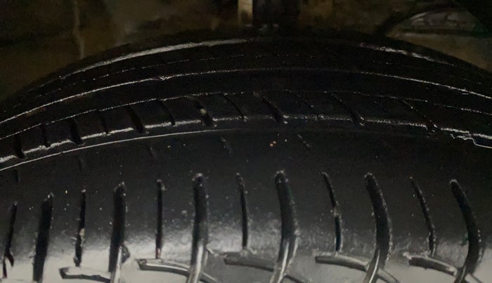 2018 Maruti Baleno DELTA PETROL 1.2, Petrol, Manual, 21,068 km, Right Front Tyre Tread