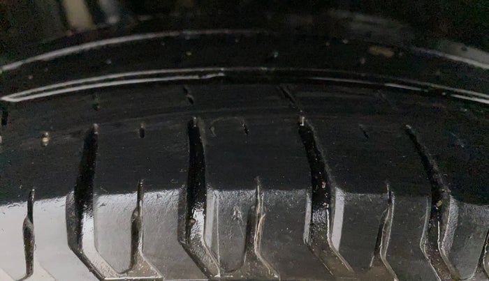 2017 Maruti Dzire VXI, Petrol, Manual, 53,668 km, Right Rear Tyre Tread