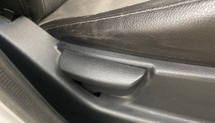 2014 Hyundai Eon MAGNA +, Petrol, Manual, 29,824 km, Driver Side Adjustment Panel