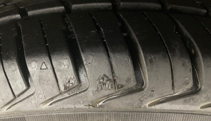 2014 Hyundai Eon MAGNA +, Petrol, Manual, 29,824 km, Right Rear Tyre Tread