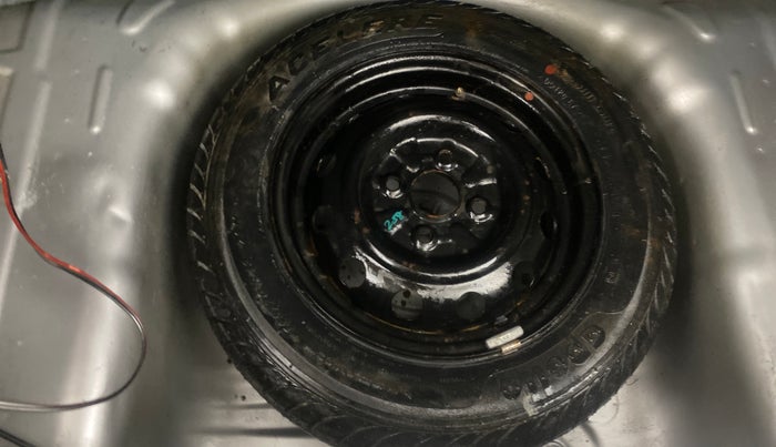 2014 Hyundai Eon MAGNA +, Petrol, Manual, 29,824 km, Spare Tyre