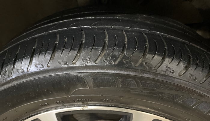 2023 Maruti XL6 ZETA CNG, CNG, Manual, 64,935 km, Right Front Tyre Tread