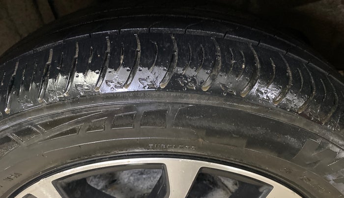 2023 Maruti XL6 ZETA CNG, CNG, Manual, 64,935 km, Right Rear Tyre Tread