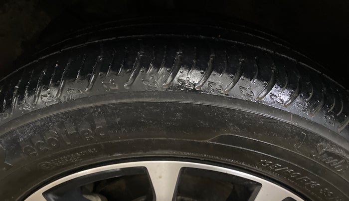 2023 Maruti XL6 ZETA CNG, CNG, Manual, 64,935 km, Left Front Tyre Tread