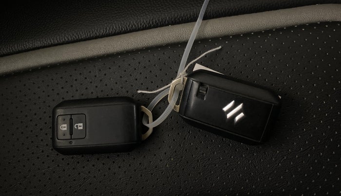 2023 Maruti XL6 ZETA CNG, CNG, Manual, 64,935 km, Key Close Up