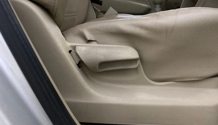 2018 Maruti Ertiga VXI CNG, CNG, Manual, 38,882 km, Driver Side Adjustment Panel