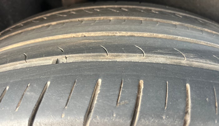 2016 Ford Ecosport TITANIUM 1.5L DIESEL, Diesel, Manual, 91,471 km, Right Rear Tyre Tread