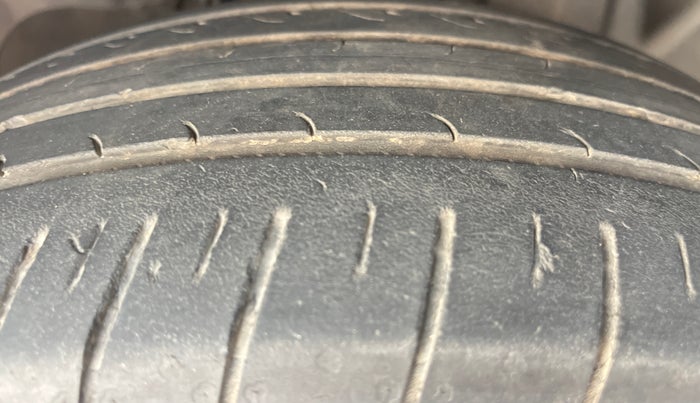 2016 Ford Ecosport TITANIUM 1.5L DIESEL, Diesel, Manual, 91,471 km, Right Front Tyre Tread