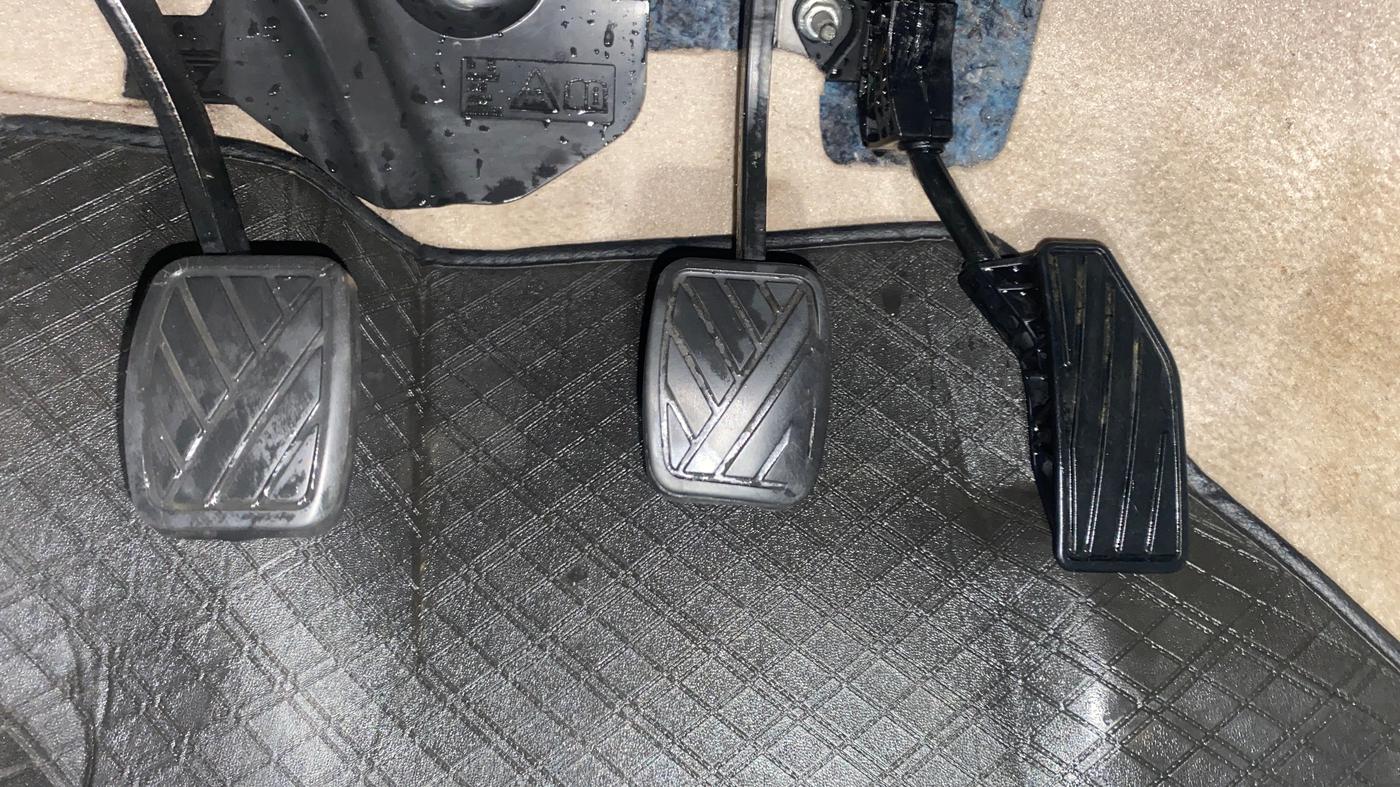2022 Maruti Dzire ZXI CNG, CNG, Manual, 24,188 km, Pedals