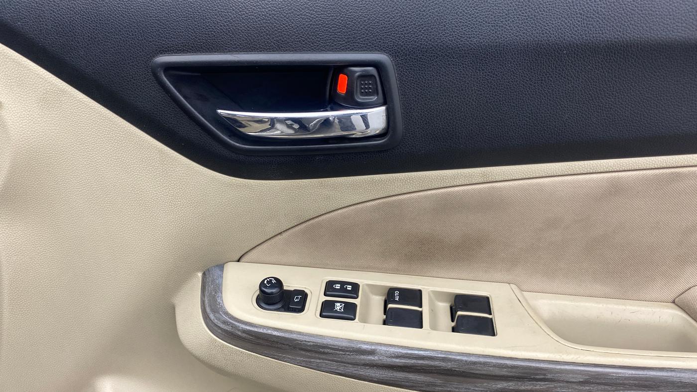2022 Maruti Dzire ZXI CNG, CNG, Manual, 24,188 km, Driver Side Door Panels Control