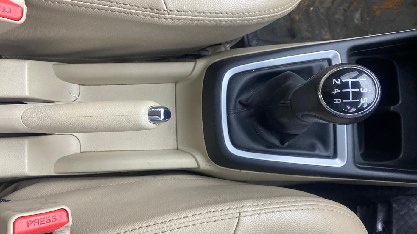 2022 Maruti Dzire ZXI CNG, CNG, Manual, 24,188 km, Gear Lever