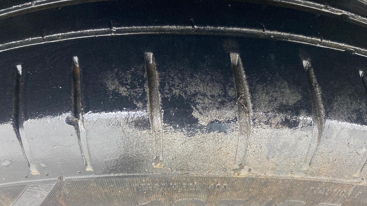 2022 Maruti Dzire ZXI CNG, CNG, Manual, 24,188 km, Right Rear Tyre Tread