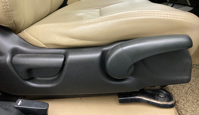 2017 Honda City 1.5L I-VTEC V MT, Petrol, Manual, 57,852 km, Driver Side Adjustment Panel