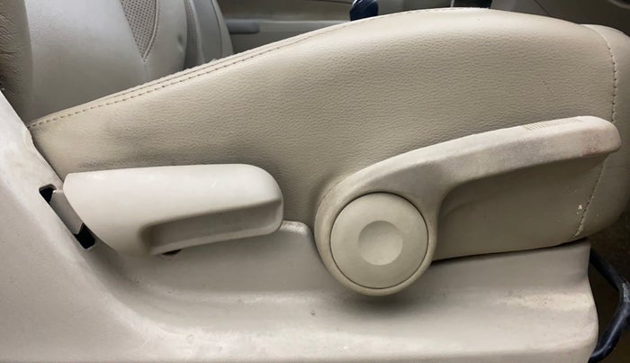 2015 Maruti Ciaz ZXI+, Petrol, Manual, 53,028 km, Driver Side Adjustment Panel