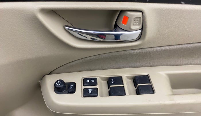 2015 Maruti Ciaz ZXI+, Petrol, Manual, 53,028 km, Driver Side Door Panels Control