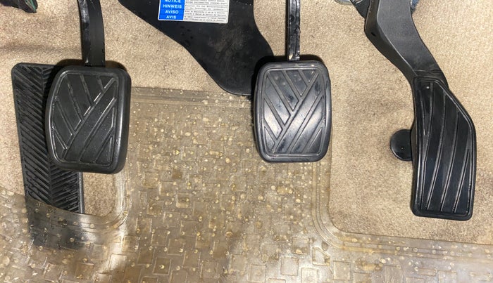 2015 Maruti Ciaz ZXI+, Petrol, Manual, 53,028 km, Pedals