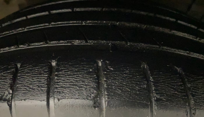 2015 Maruti Ciaz ZXI+, Petrol, Manual, 53,028 km, Right Front Tyre Tread