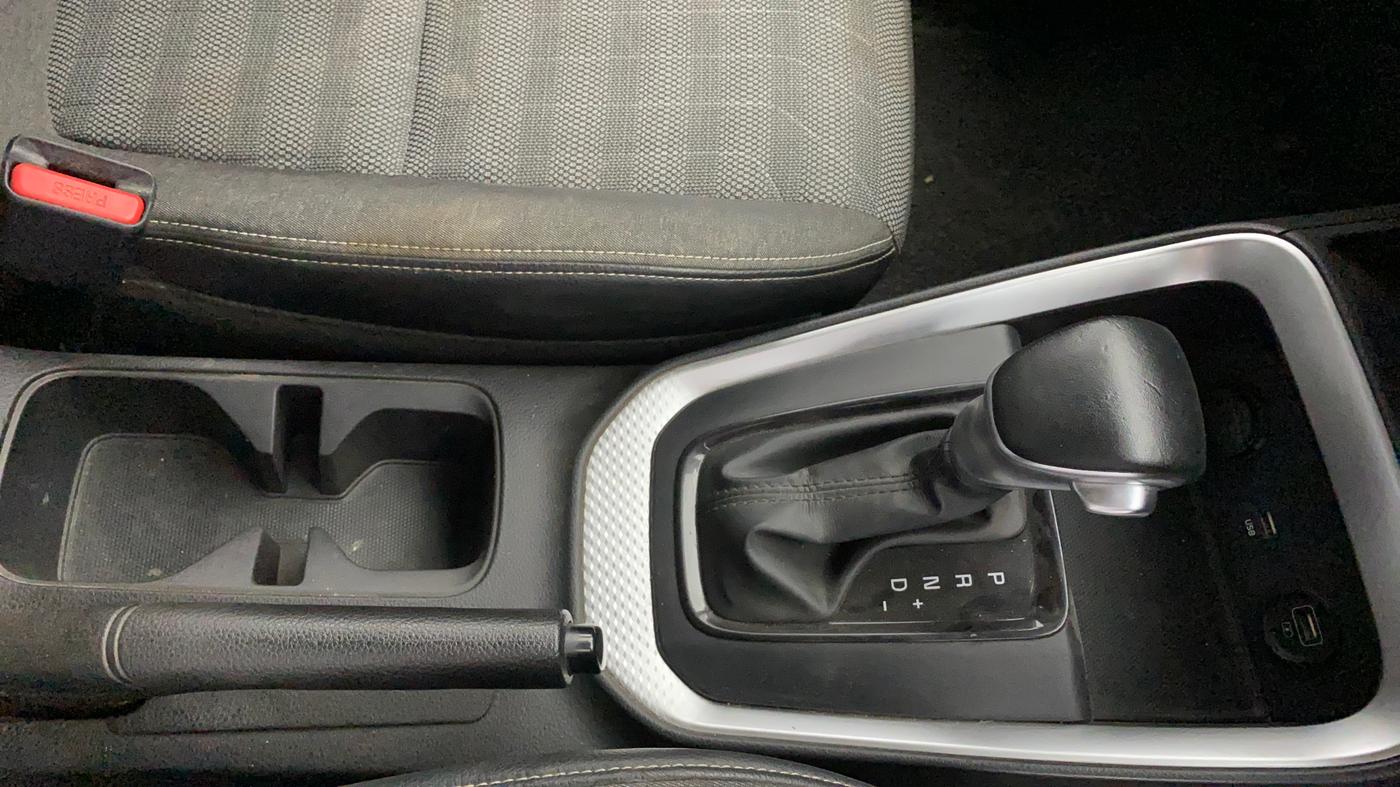 2021 KIA SONET HTK PLUS 1.5 AT, Diesel, Automatic, 83,760 km, Gear Lever