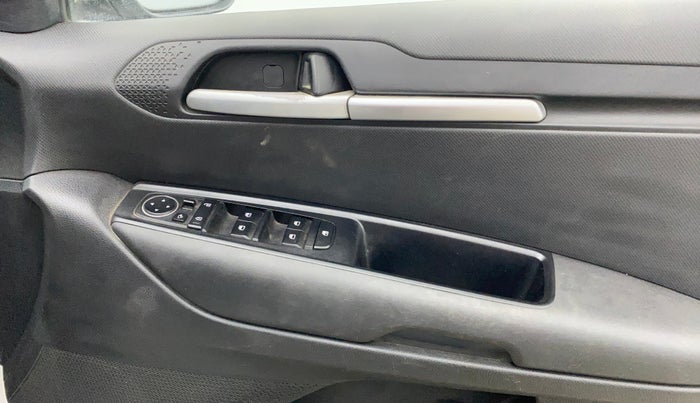 2021 KIA SONET HTK PLUS 1.5 AT, Diesel, Automatic, 83,619 km, Driver Side Door Panels Control