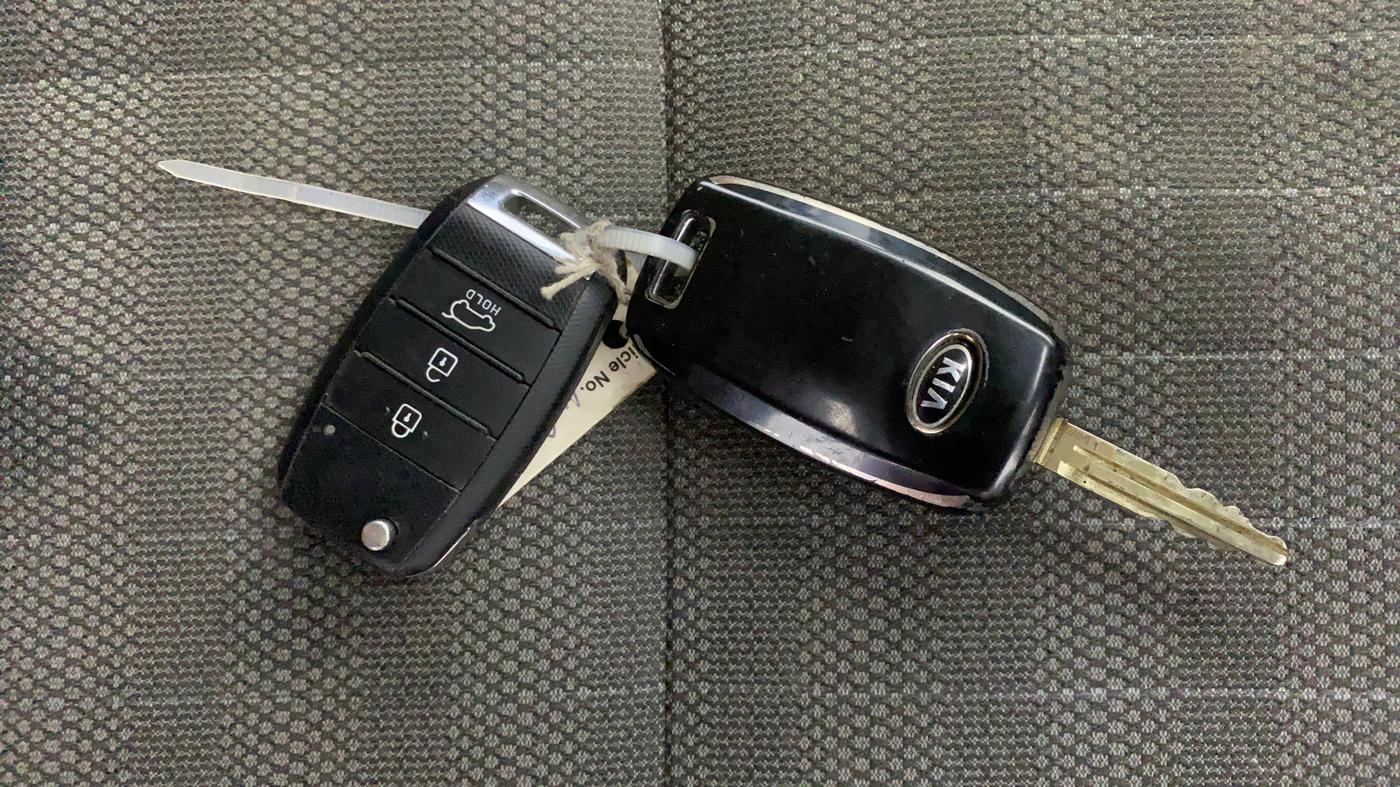 2021 KIA SONET HTK PLUS 1.5 AT, Diesel, Automatic, 83,760 km, Key Close Up
