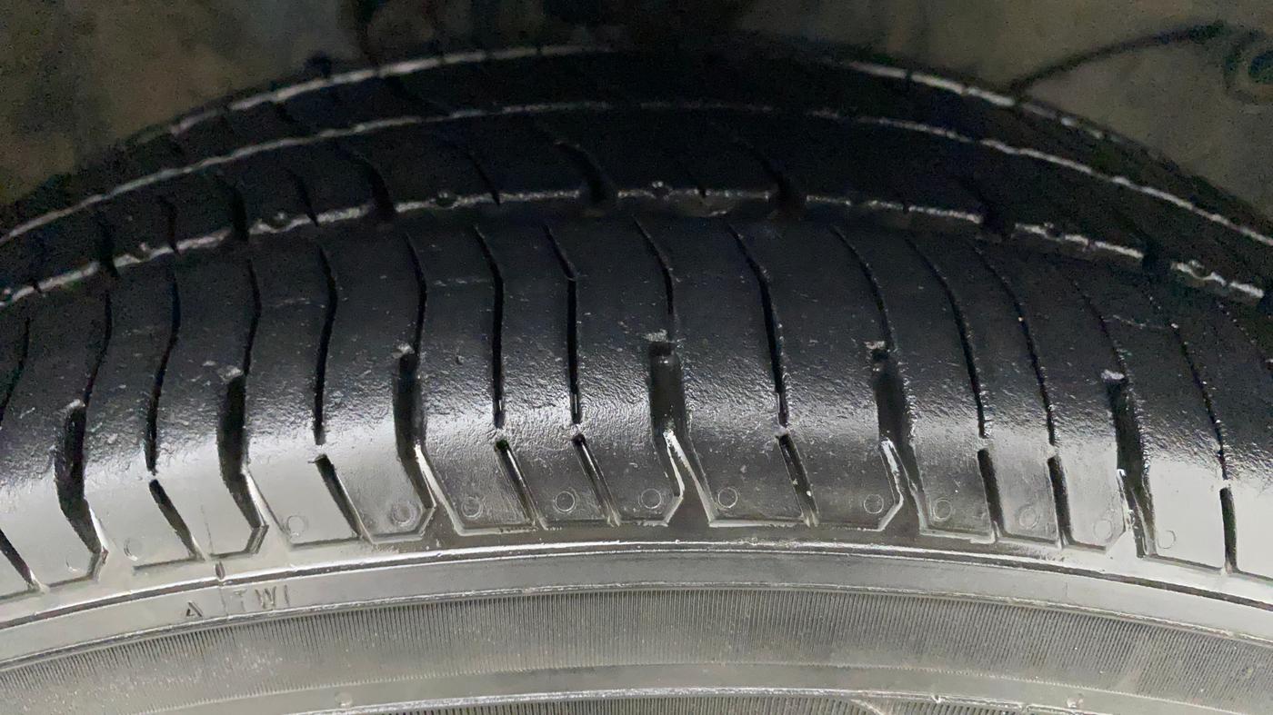 2013 Honda Amaze 1.2L I-VTEC VX, Petrol, Manual, 62,543 km, Right Front Tyre Tread