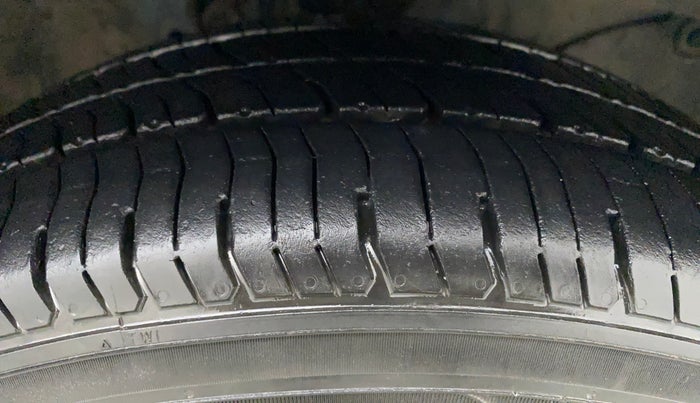 2013 Honda Amaze 1.2L I-VTEC VX, Petrol, Manual, 62,543 km, Right Front Tyre Tread