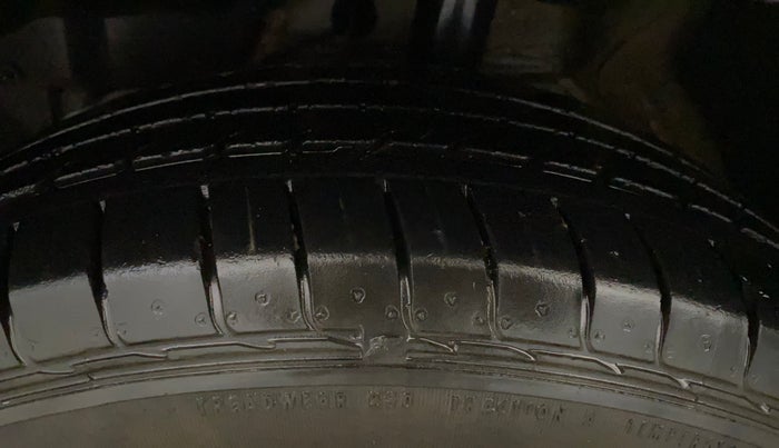 2020 MG HECTOR SHARP HYBRID 1.5 PETROL, Petrol, Manual, 23,313 km, Left Front Tyre Tread