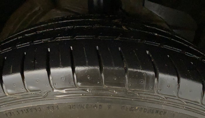 2020 MG HECTOR SHARP HYBRID 1.5 PETROL, Petrol, Manual, 23,313 km, Right Front Tyre Tread