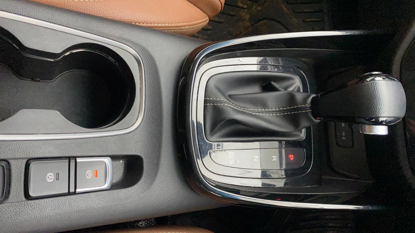 2020 MG HECTOR PLUS SHARP 1.5 PETROL TURBO DCT 6-STR, Petrol, Automatic, 47,361 km, Gear Lever