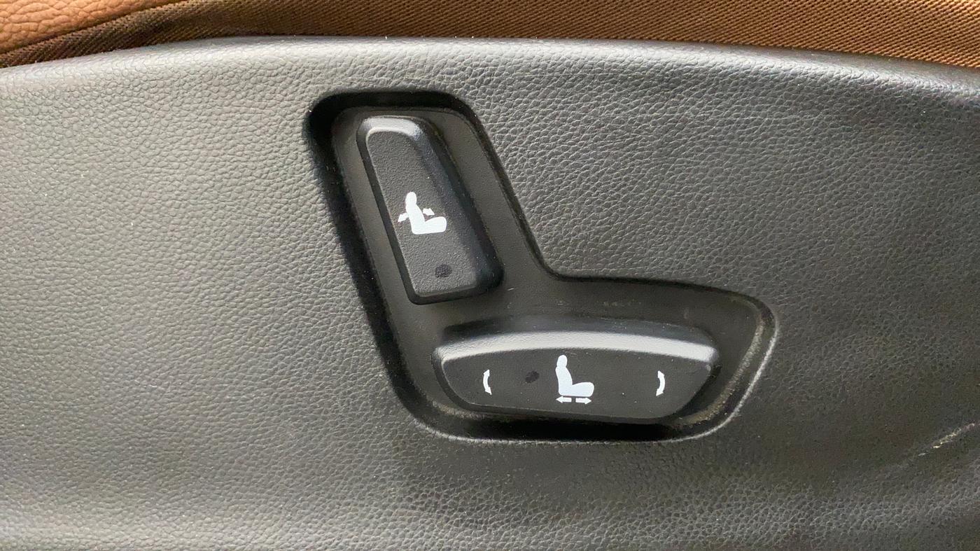 2020 MG HECTOR PLUS SHARP 1.5 PETROL TURBO DCT 6-STR, Petrol, Automatic, 47,361 km, Driver Side Adjustment Panel