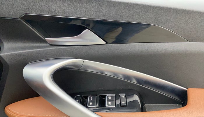 2020 MG HECTOR PLUS SHARP 1.5 PETROL TURBO DCT 6-STR, Petrol, Automatic, 47,294 km, Driver Side Door Panels Control