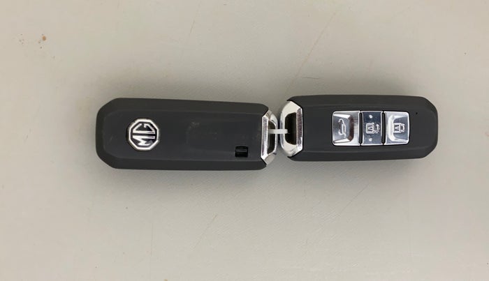 2020 MG HECTOR PLUS SHARP 1.5 PETROL TURBO DCT 6-STR, Petrol, Automatic, 47,294 km, Key Close Up