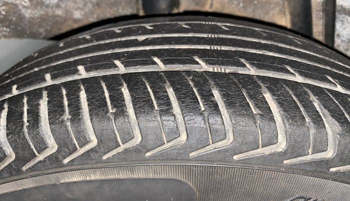 2019 Renault Kwid RXT 1.0 (O), Petrol, Manual, 63,386 km, Right Rear Tyre Tread