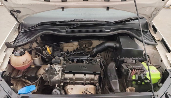 2017 Volkswagen Ameo HIGHLINE1.2L PLUS 16 ALLOY, Petrol, Manual, 95,740 km, Engine View