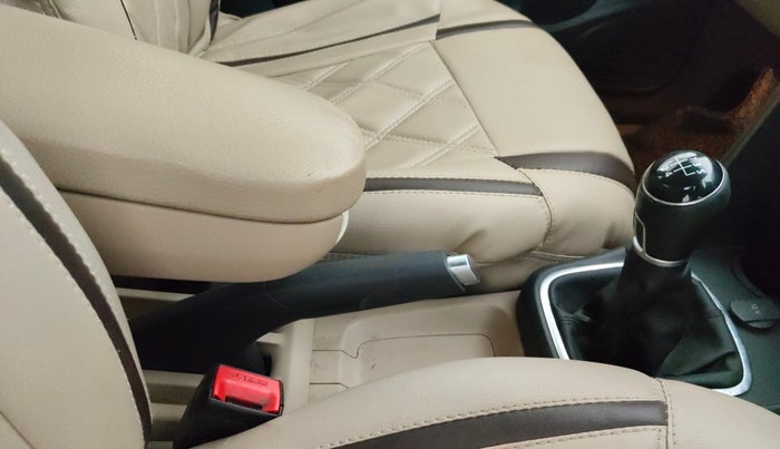 2017 Volkswagen Ameo HIGHLINE1.2L PLUS 16 ALLOY, Petrol, Manual, 95,740 km, Gear Lever